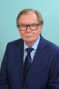 Рожков Владимир Вдадимирович
 
Родился 24 января  1957 года. Окончил Новосибирский электротехнический институт  в 1979 году.
Награждён: Орденом Дружбы, Почетными Грамотами Министерства и РПРАЭП, Министерства и ЦК Профсоюза, Ведомственным знаком «Ветеран атомной энергетики и промышленности», нагрудным знаком «Академик И.В. Курчатов» 3 степени.
Имеет стаж работы в отрасли – 41 год.
Рожков Владимир Владимирович  начал свою трудовую деятельность  в сентябре 1977 года  лаборантом Новосибирского электротехнического института. 
С 1979 по 1990 годы работал инженером-технологом, начальником участка, технологом-заместителем начальника цеха, заместителем главного инженера по оборудованию для Агропрома,  Производственного объединения «Новосибирский завод химконцентратов». 
С 1990 по 1992 годы – первый заместитель председателя исполкома, Калининский РИК города Новосибирска.
С 1992 года и по нынешнее время Владимир Владимирович является сотрудником завода Химконцентратов. Работая заместителем генерального директора по науке, он вел активную работу по техническому перевооружению и реконструкции производства. Так в 2005 году введена в эксплуатацию третья технологическая линия по производству порошков, что позволило практически удовлетворить потребность завода в порошках двуокиси урана; третья печь спекания таблеток; введена в эксплуатацию установка по производству гранулированного лития, что позволило повысить экспортный потенциал завода. Большая работа велась в части создания новых видов топлива для энергетических реакторов АЭС, новых линий подготовки оболочек и изготовления твэлов типа ВВЭР- 1000, ВВЭР-1500. С 2009 года Рожков В.В. - генеральный директор ОАО «НЗХК». Под его руководством в ОАО «НЗХК» запущена в эксплуатацию новая установка производства порошка методом восстановительного гидролиза гексафторида (ВПГ), что позволяет значительно снизить себестоимость этой продукции, улучшить качество порошка, уменьшить экологическую нагрузку на окружающую территорию. Пуск участка точного литья заготовок предоставил предприятию возможность улучшить технико-экономические показатели производства комплектующих для основной конечной продукции предприятия - тепловыделяющих сборок для атомных станций. Успешная реализация программы «Новый облик» ОАО «НЗХК» позволяет стать предприятию еще более конкурентоспособным на рынке ядерной и неядерной продукции, обеспечивающим достижение показателей на уровне ведущих мировых производителей. В 2009 году стартовали в ОАО «НЗХК» пилотные участки «Производственной системы «Росатом» (ПОР). Рожков В.В. уделял огромное внимание решению основной задачи - обеспечение долгосрочного функционирования данной системы.
Возглавляя ОАО «НЗХК», Владимир Владимирович успешно решал многие социальные задачи. Работники предприятия имеют полный социальный пакет. Огромное внимание уделяет экологической безопасности. На предприятии разработана экологическая Политика. В ней обозначены главные цели в сфере охраны окружающей среды, пути их реализации, а также обязательства руководства в этой области. В 2010 году завод был награжден Почетным Дипломом победителя всероссийского смотра- конкурса «Лидер природоохранной деятельности в России - 2010», в 2011 году предприятие стало победителем областного экологического конкурса «Экопредприятие -2011».