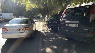 Две сотни автохамов поймал «ПаркНет» за месяц в Калининском районе