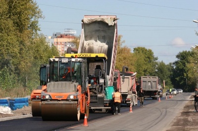 В Калининском районе приступили к сезонному ремонту улично-дорожной сети