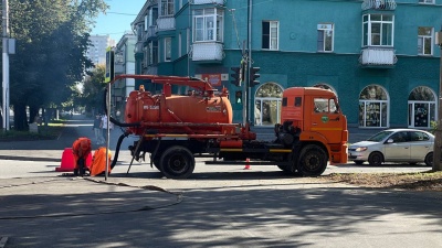 В Калининском районе продолжается комплексная уборка улиц