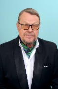 Костин Андрей Леонидович

Родился 7 апреля 1949 года в городе  Борзя Читинской области.
Окончил Ленинградский политехнический институт в 1973 году.
Ударник 10 и 11 пятилеток, Ветеран атомной промышленности и энергетики, Почетный работник ПАО «НЗХК».
Награждён Почетными грамотами и Благодарностями ПАО « НЗХК», Губернатора Новосибирской области.
Андрей Леонидович начал  трудовую деятельность на Новосибирском заводе химконцентратов в 1973 году в должности начальника конструкторско-технологического бюро. С 1991 года и до выхода на заслуженный отдых – работал заместителем технического директора по машиностроению и реконструкции. Стаж работы на предприятии -  34 года.
Имея большой опыт технологической работы, Андрей Леонидович решал многие вопросы проектирования и реконструкции. Коллективы, которыми он руководил, всегда являлись передовыми, имели звание «Коллектив высокой культуры производства и организации труда». 
Под его руководством внедрено  новое поколение выгорающих гадолиниевых поглотителей, разработаны технологии по внедрению новых ТВЭЛов с металлокерамическими сердечниками. Была внедрена большая гамма сварочной техники, используемой при изготовлении ТВЭЛов различной конструкции, превосходящей зарубежные аналоги.
При его непосредственном участии разработана и внедрена новейшая установка с использованием радиационных технологий для получения гелей, широко используемых для производства лекарственных и косметических средств.
Андрей Леонидович активно занимался рационализаторской и изобретательской деятельностью, является автором нескольких научных статей.