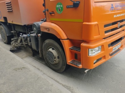 В Калининском районе дорожные службы продолжают работать в усиленном режиме