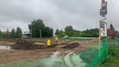 В Калининском районе продолжаются работы по созданию мини-парка на улице Фадеева