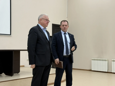 Депутат Госдумы Олег Иванинский посетил с рабочим визитом предприятия Калининского района 